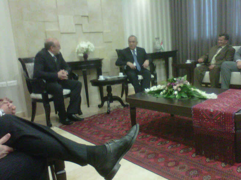 L\'incontro fra il primo ministro palestinese e il presidente della Pat